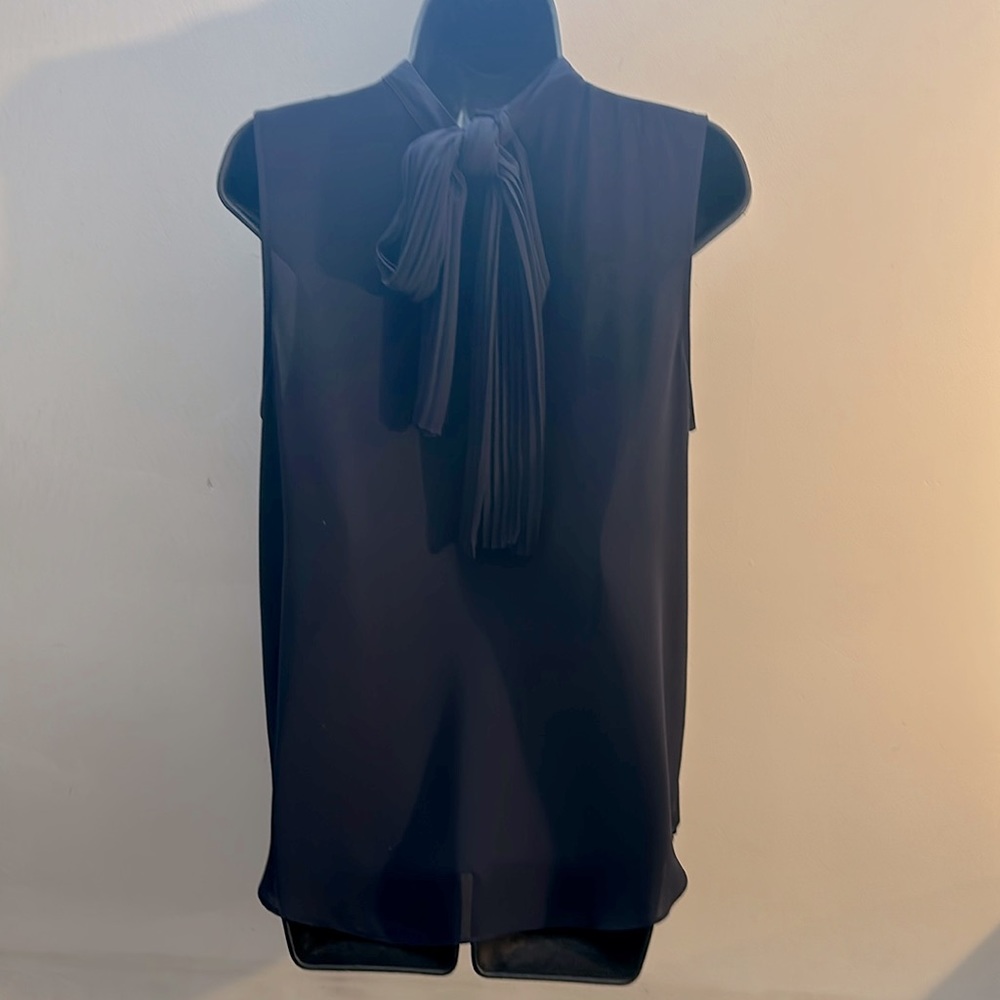 Ann Taylor Large navy blue sleeveless mock neck blouse w attached pleated ties